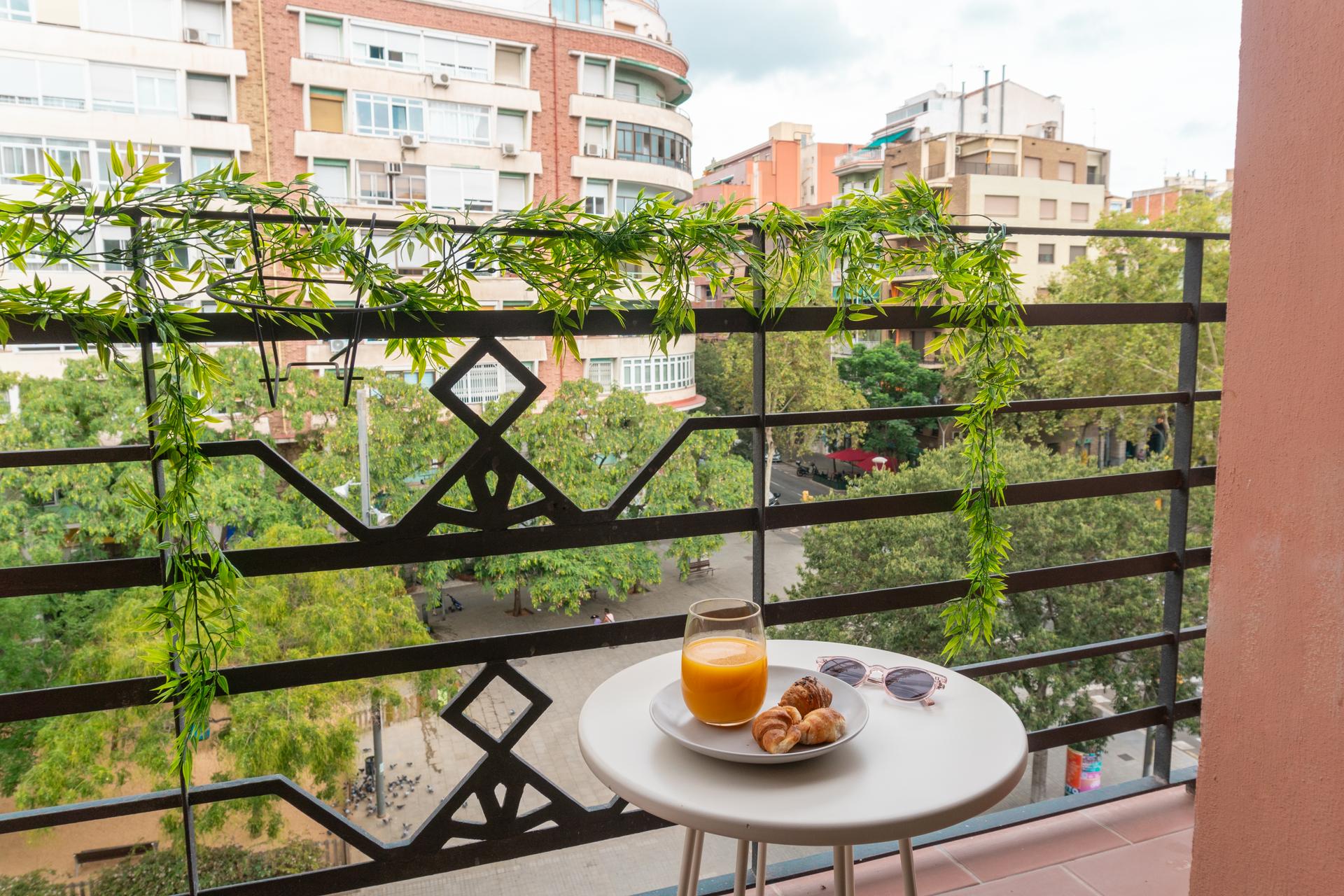 ARA534 - H2 GRANDE EXT CALLE BALCON