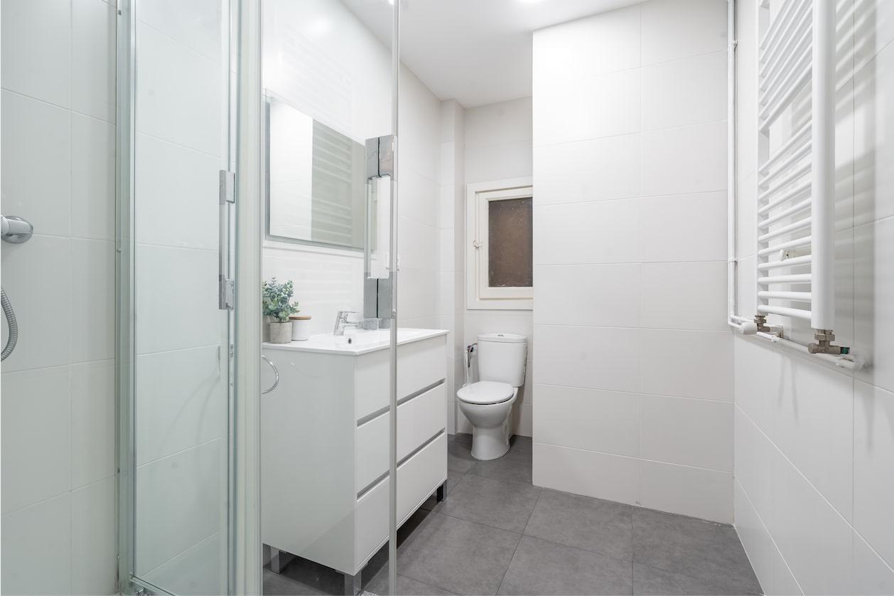 CAS81 3-1 - H1 EXTERIOR + BAÑO PLATO DUCHA