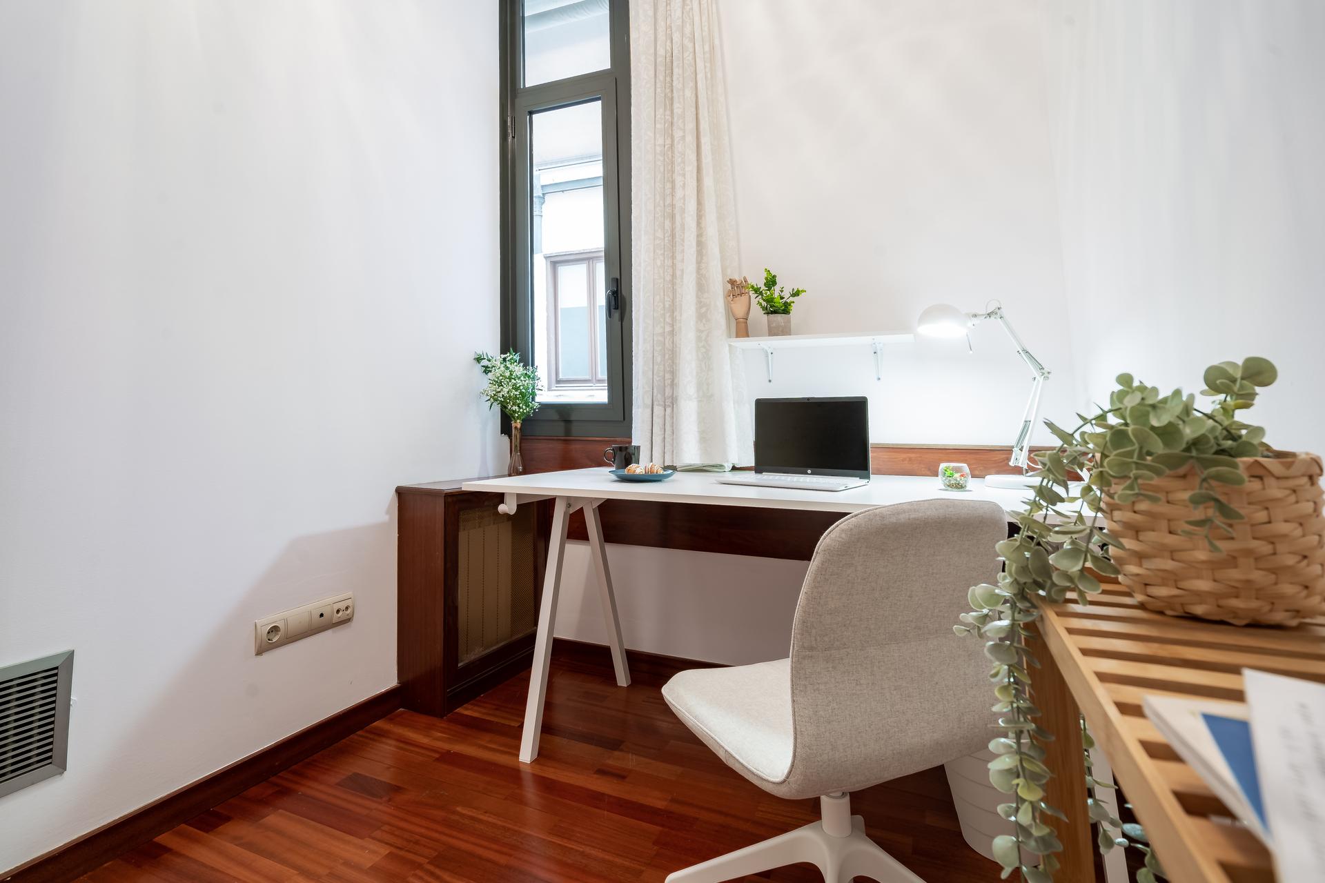 CASP33 - H6 SUITE COMPLETA + DESPACHO PRIVADO