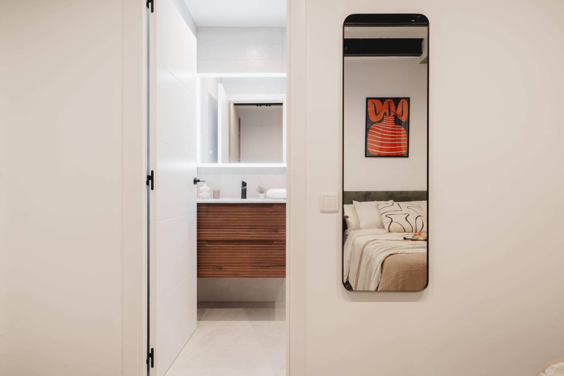 CBENI28 - H2 Private Bathroom
