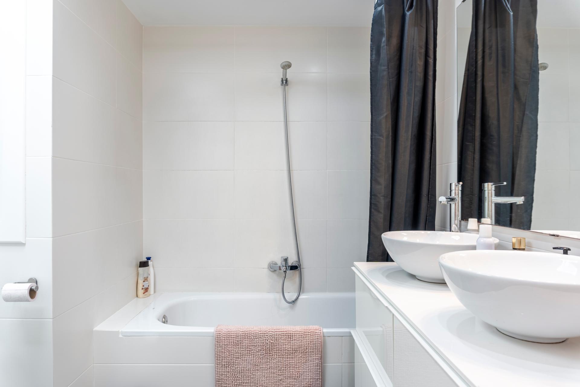 DIAG537 - H1 BAÑO PRIVADO PAREJAS