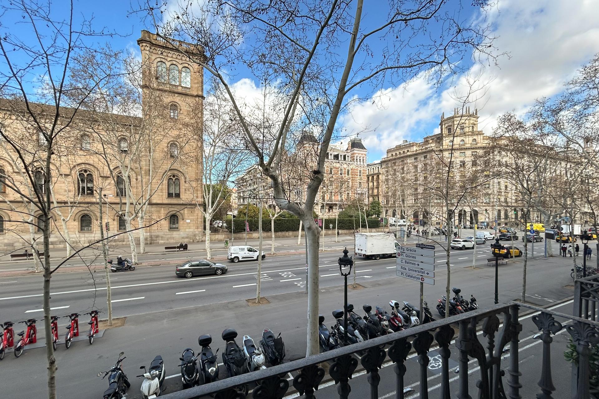 GVC596 - H1 AZUL CALLE BALCON
