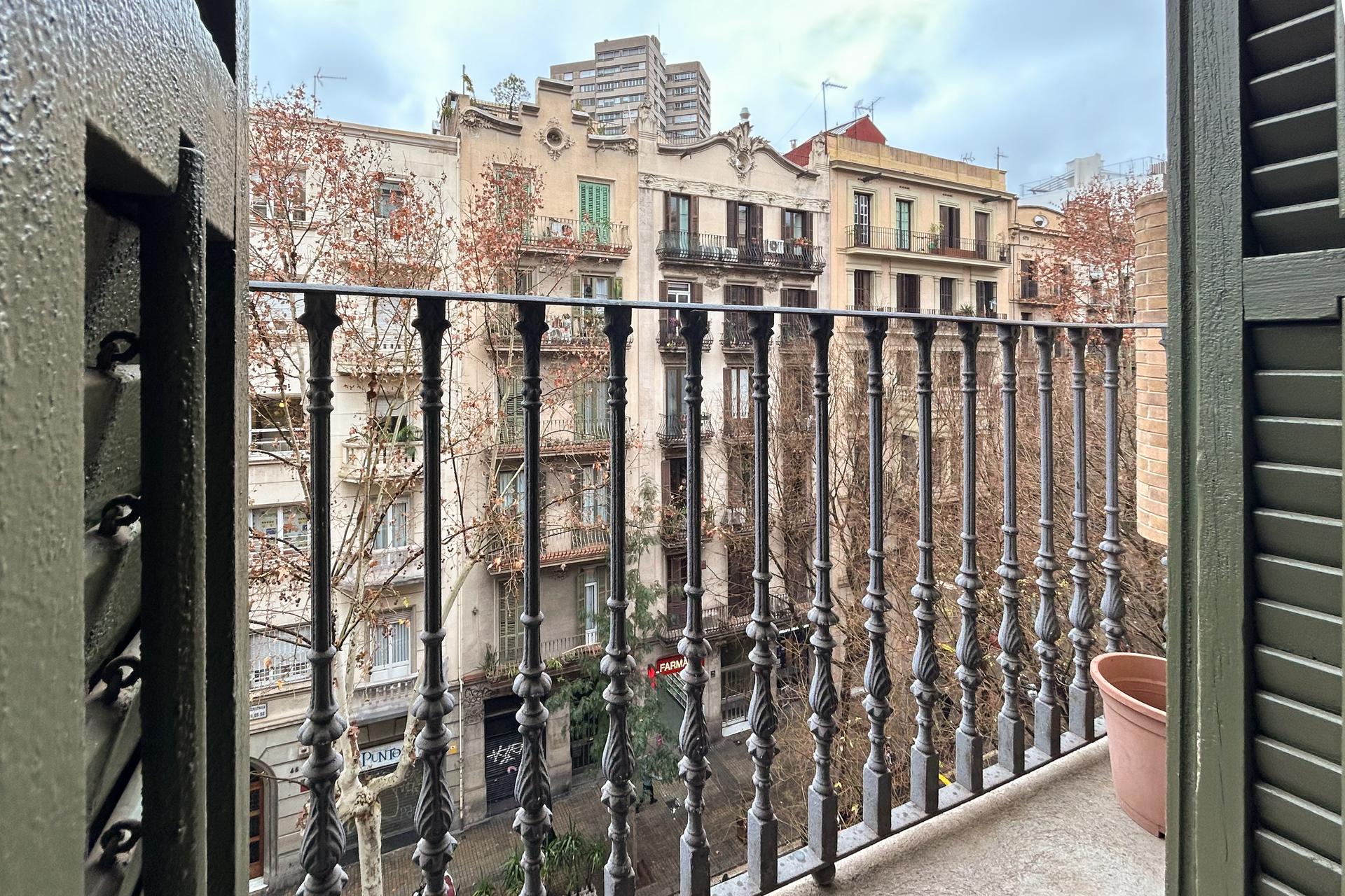 MUN58 - H1 BALCON PEQUENA
