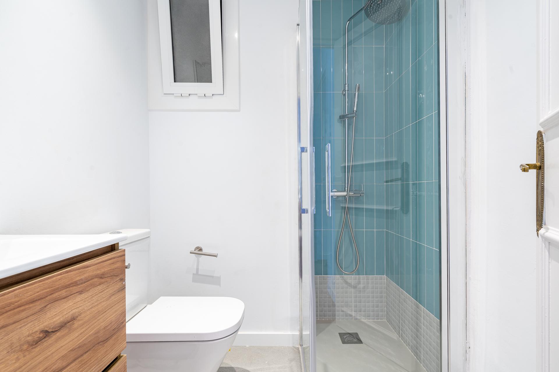 ORTI5 - H1 PRIVATE BATHROOM