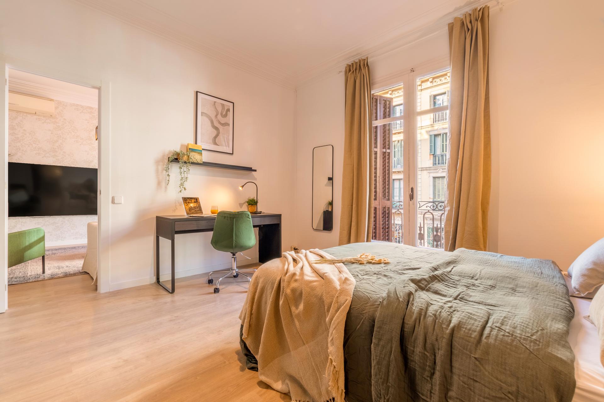 VAL300 1-2 - H5 BALCON CALLE IZQ