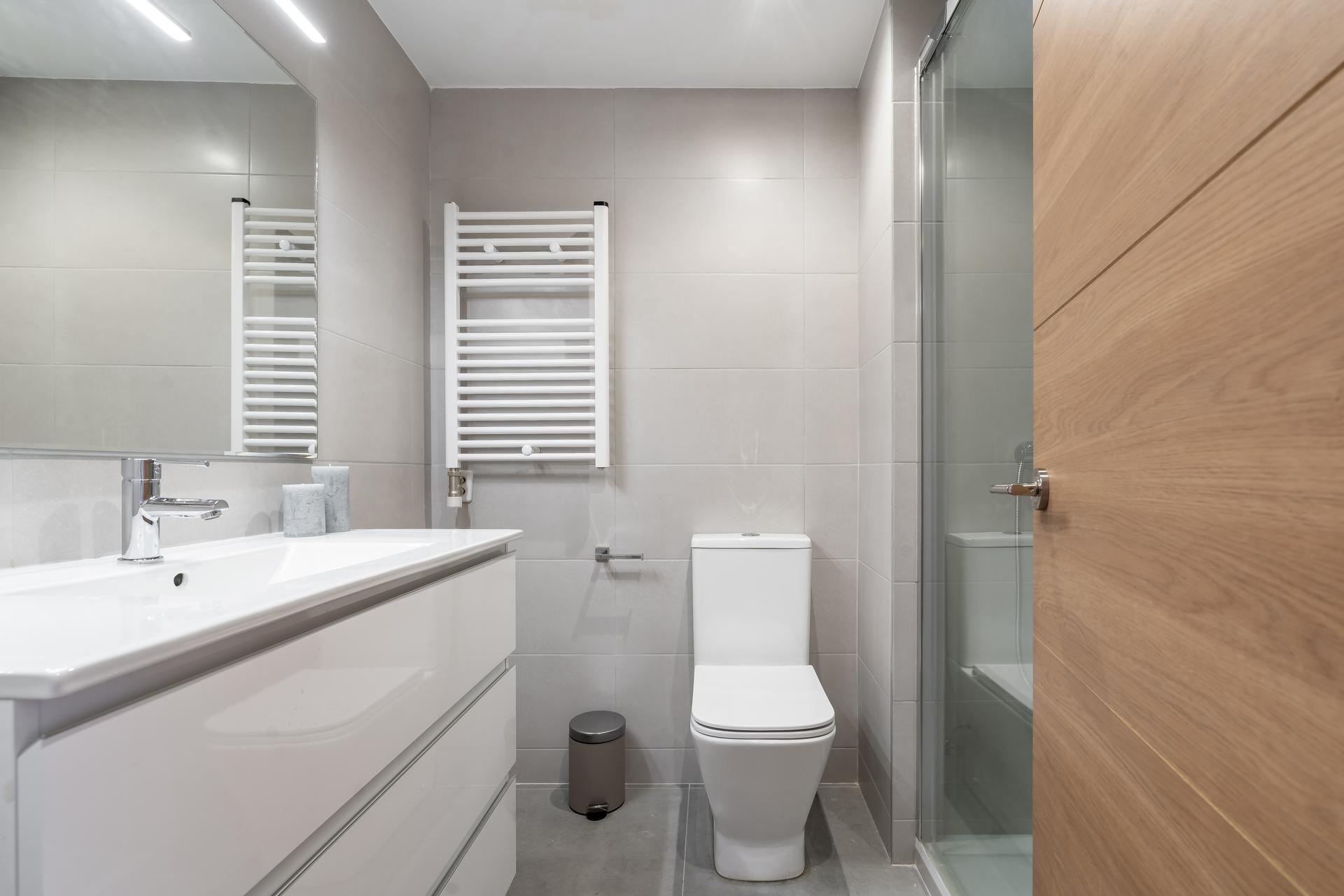VILL213 -1 H3 EXTERIOR BATHROOM