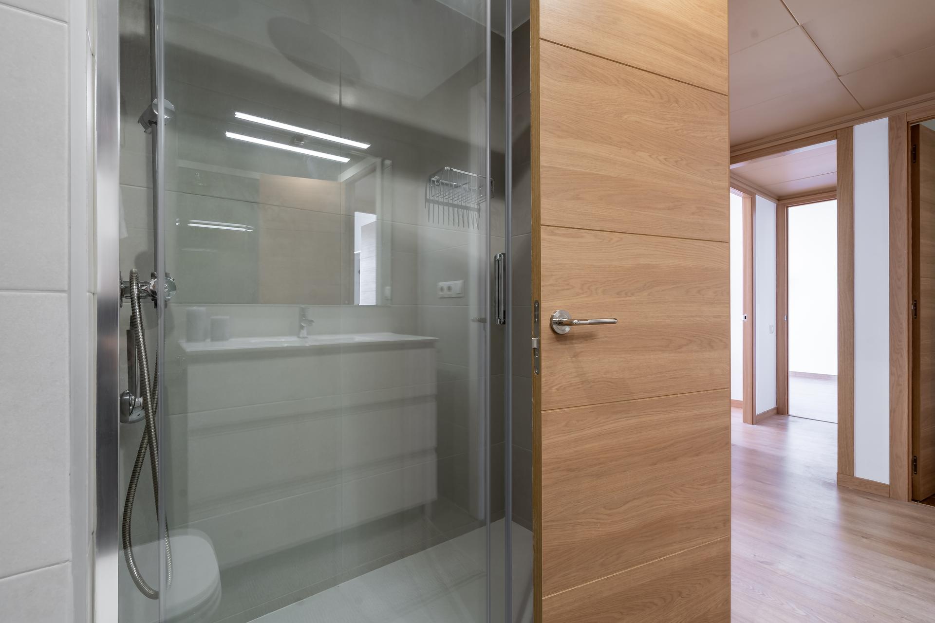VILL213 -1 H3 EXTERIOR BATHROOM