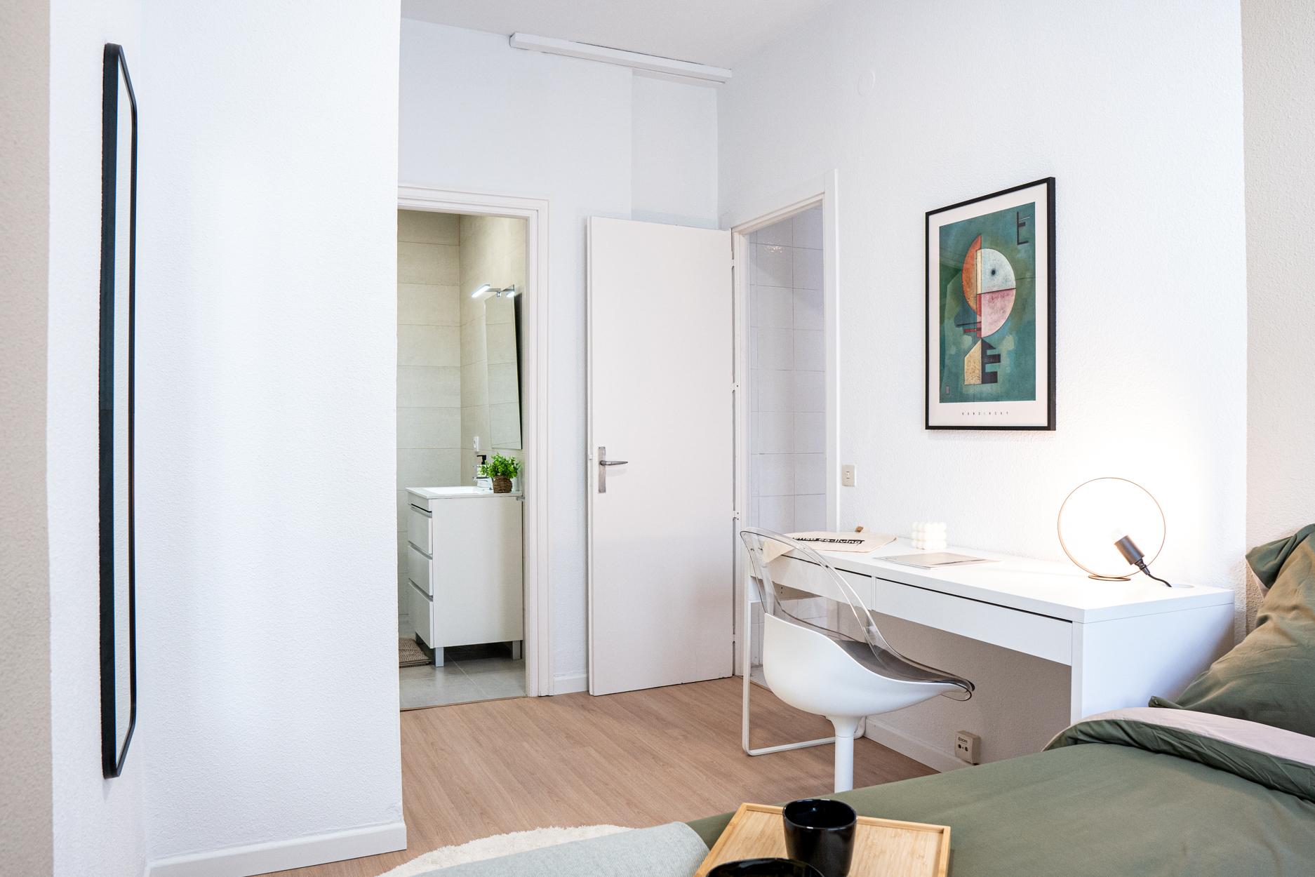CEABER37 - H3 PRIVATE BATHROOM