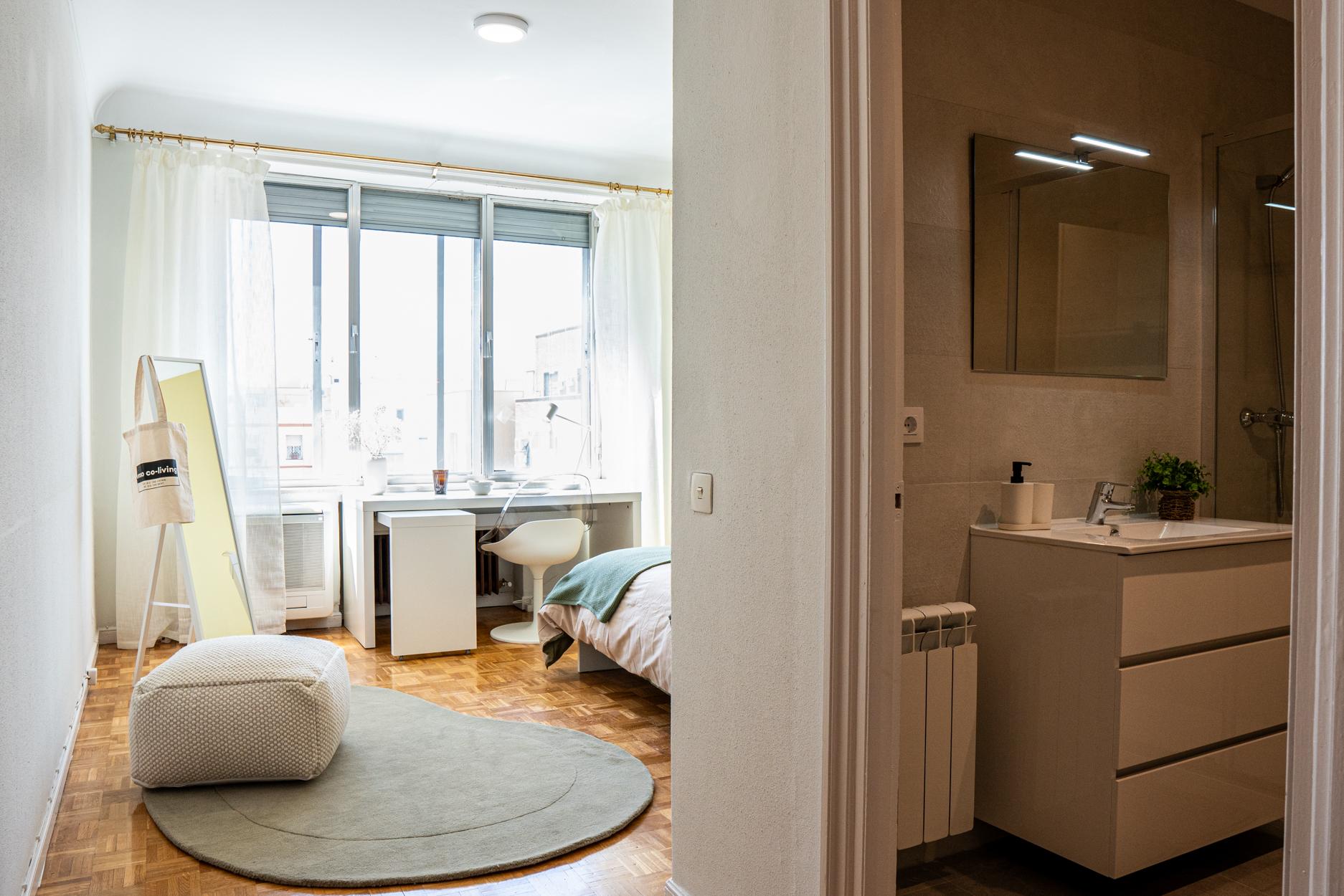 CEABER37 - H6 PRIVATE BATHROOM