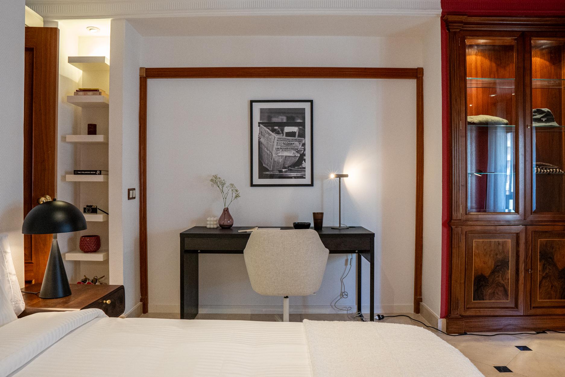 GUZBU102 - H4 MUEBLE VIDRIO Y MADERA