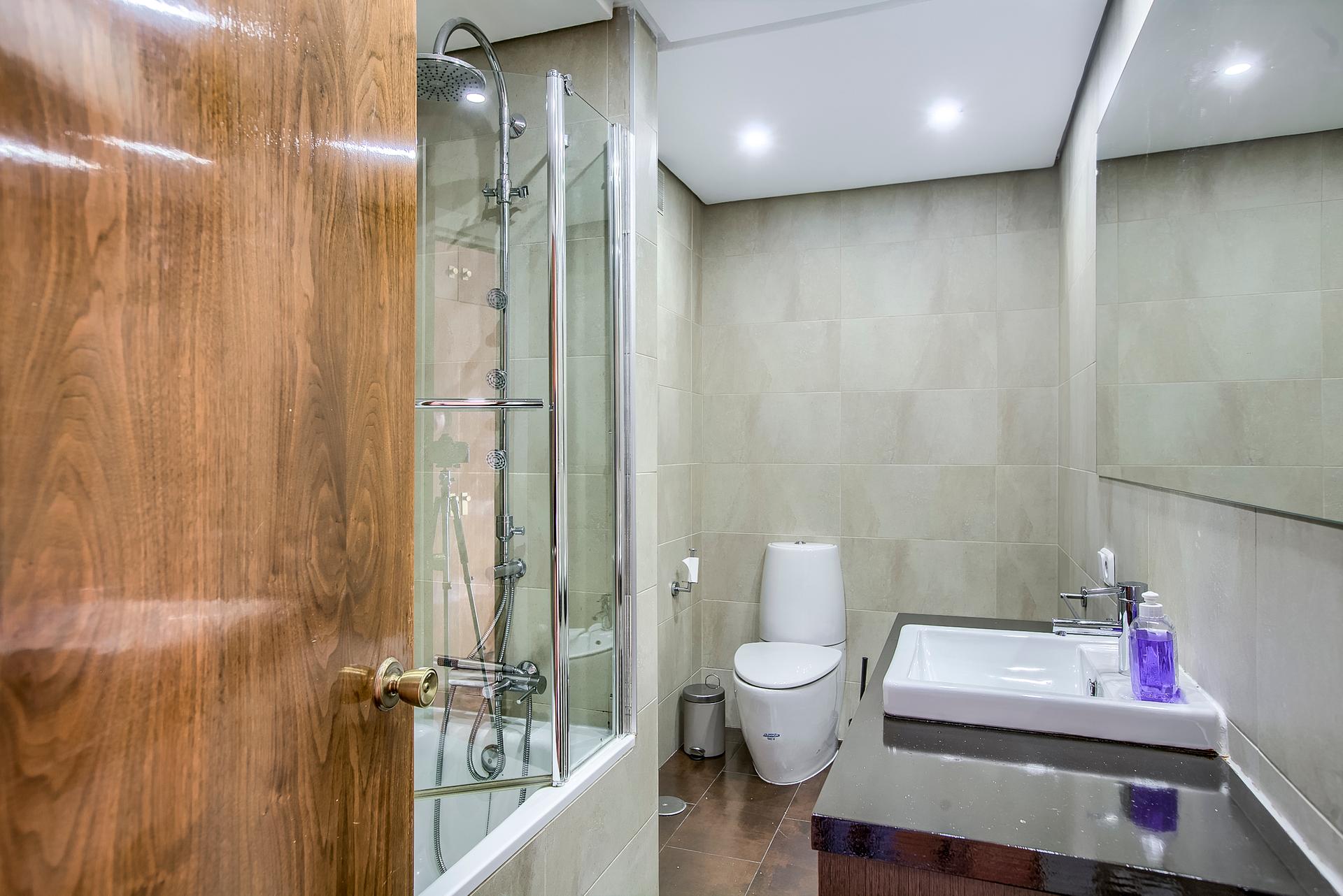 OREN62 - H1 SUITE PAREJAS