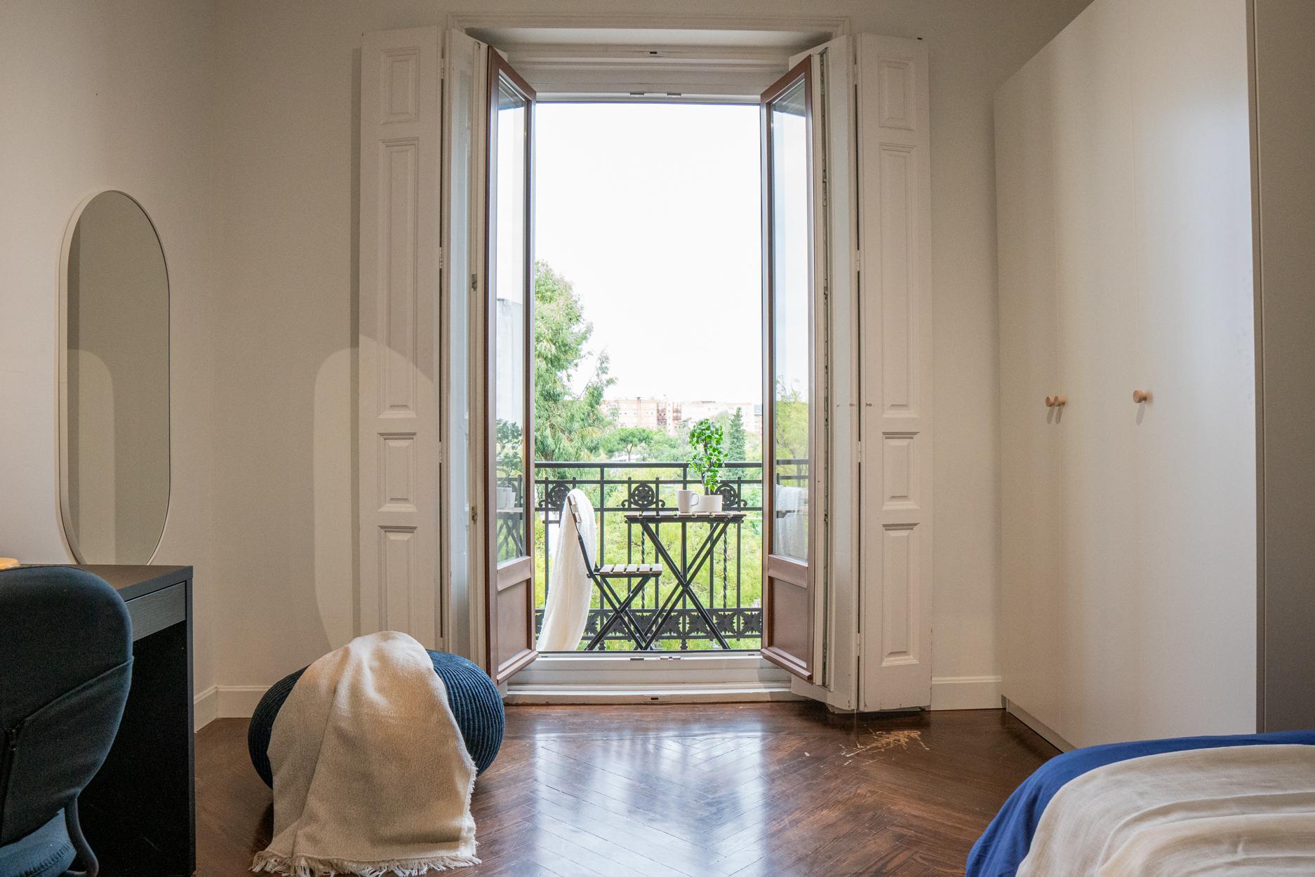 SANTENG122 - H4 BALCON DERECHA