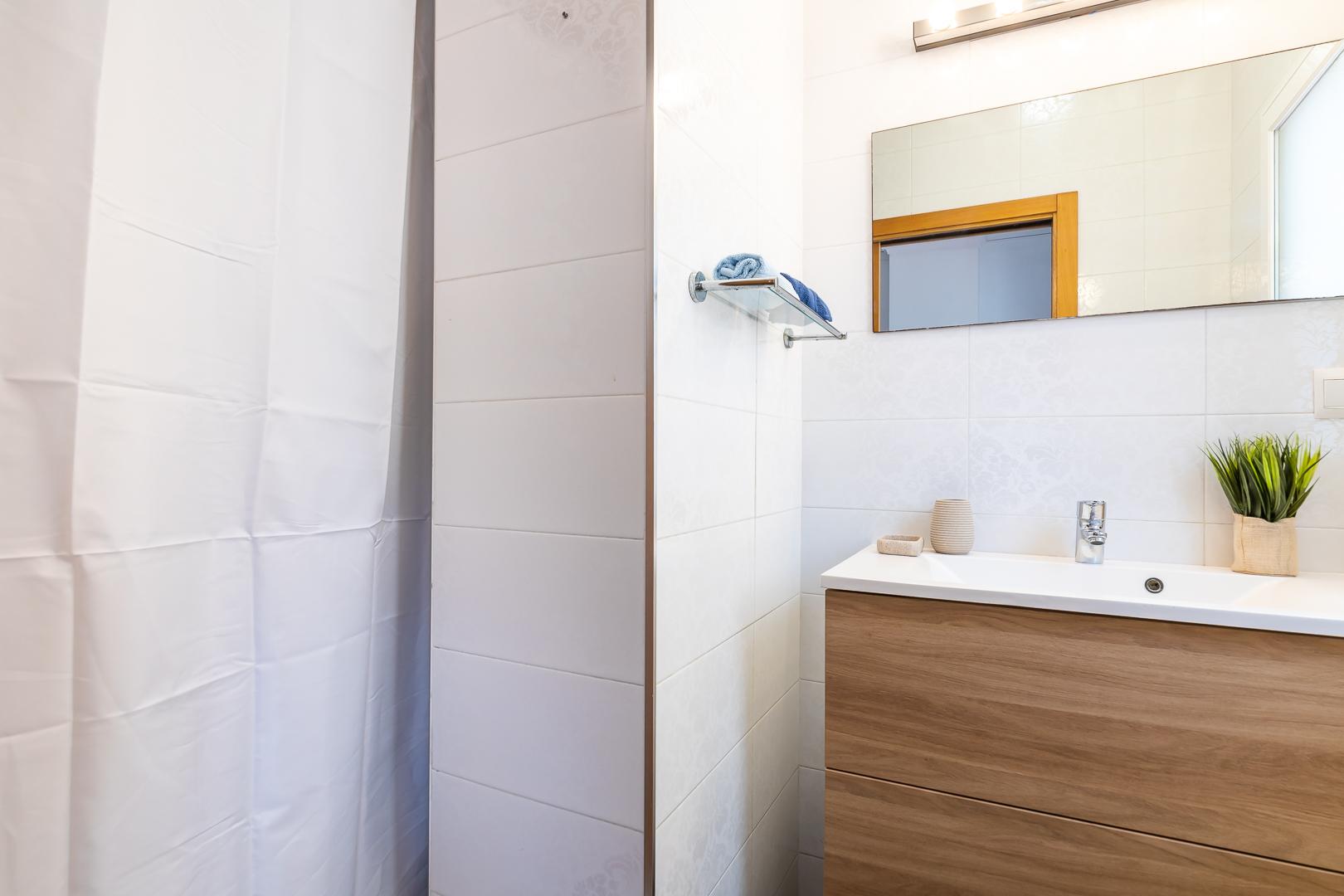 CASTE15 - H1 baño privado