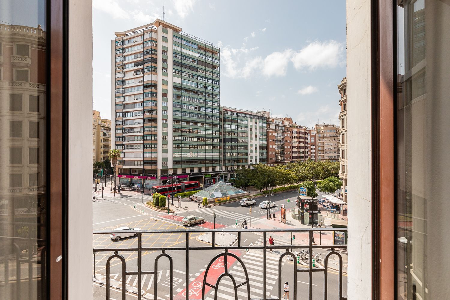 Pza. España, 2 - 3