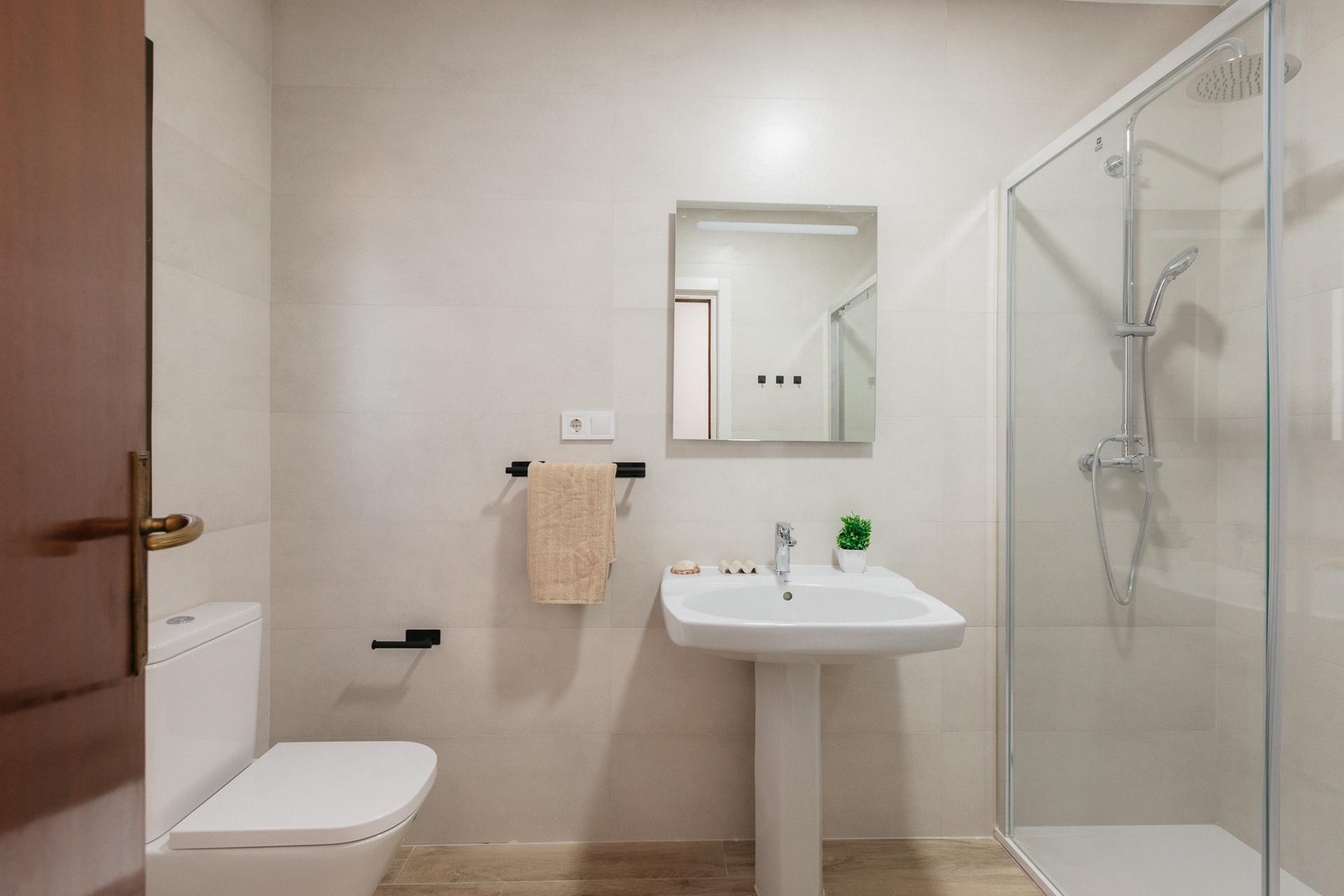 PMAR6 - H6 Private bathroom