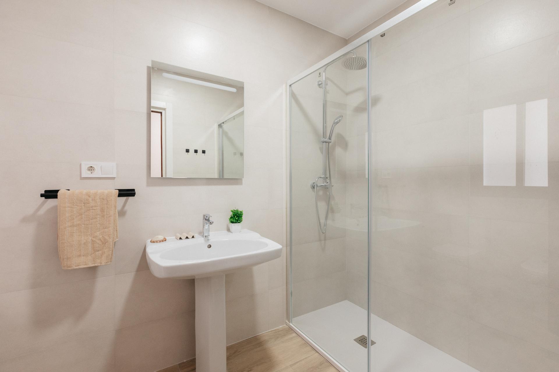 PMAR6 - H6 Private bathroom
